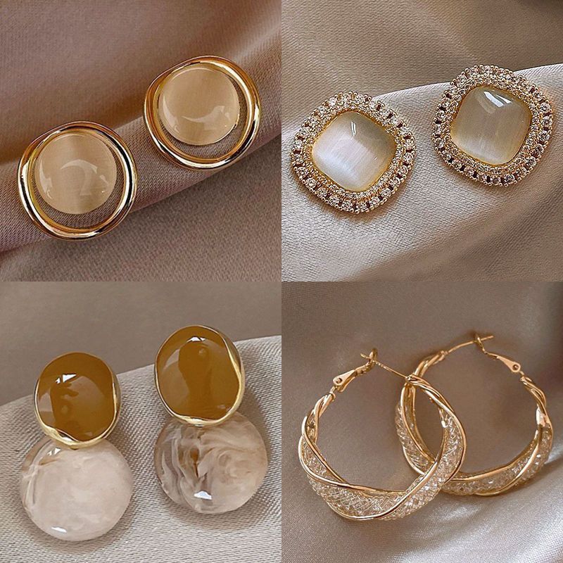 vintage exquisite high-end niche design earrings 2024 new fashion mix and match French temperament earrings for women