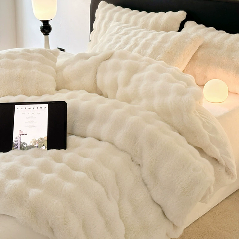 Новый комплект постельного белья из четырех предметов из кроличьего меха 2025 года: зимнее одеяло на флисовой подкладке из молочного вельвета и кораллового фланеля, зимняя простыня