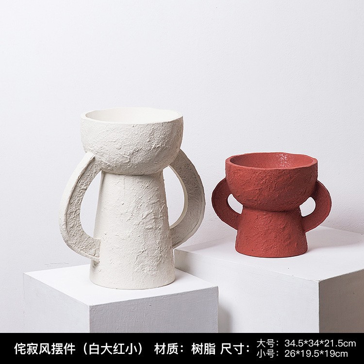 リビングルームの置物は軽くて豪華で高級な雰囲気のお酒棚の装飾品です。