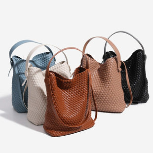 �羳���Q�¿�Ů��ܛƤȫ�ֹ������������͹���ĸ���ذ��μ�ˮͰ��