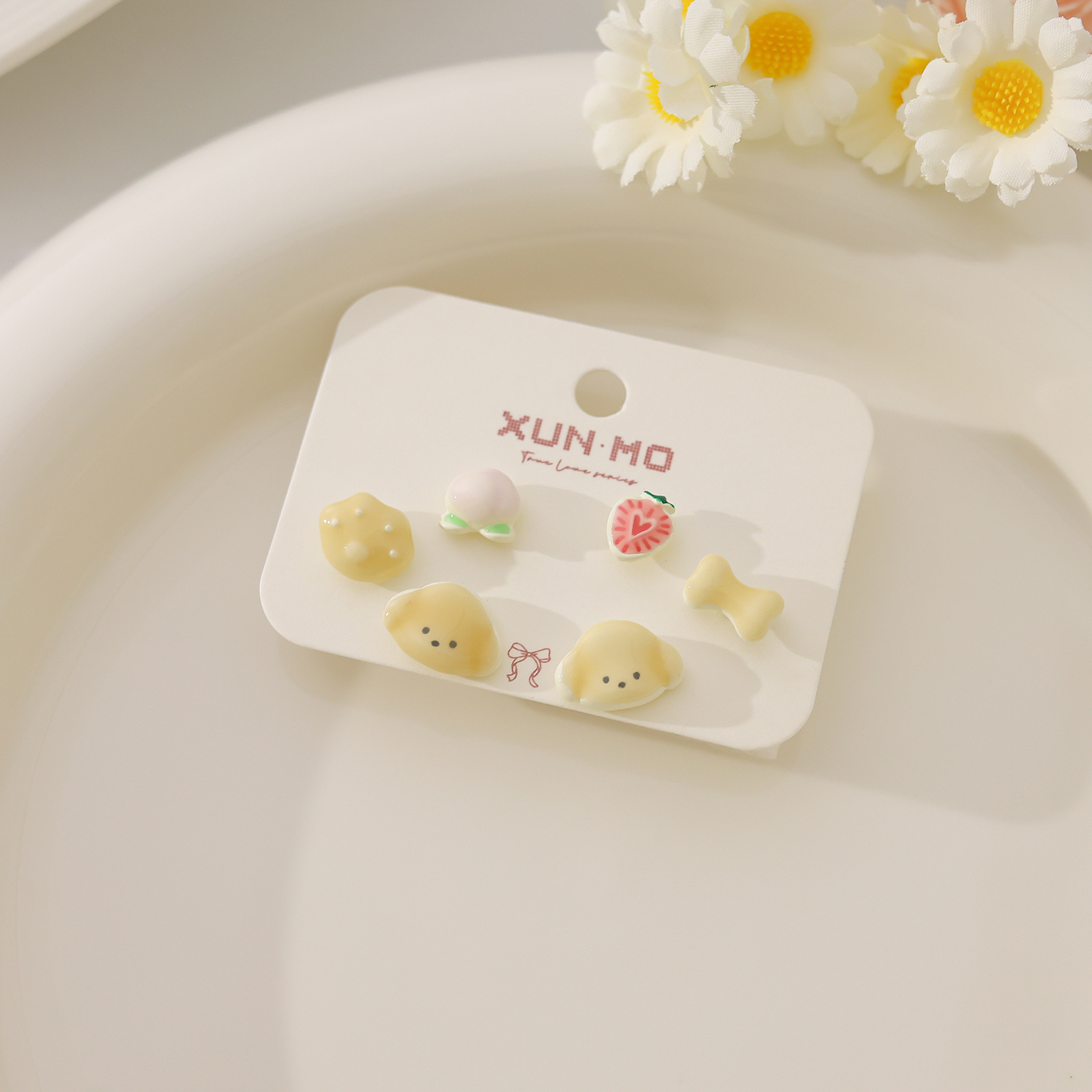 Juego de pendientes de aguja plateados, sencillos y compactos para mujer, pendientes geométricos en forma de corazón, bonitos, dulces y versátiles, venta al por mayor para puestos de mercado