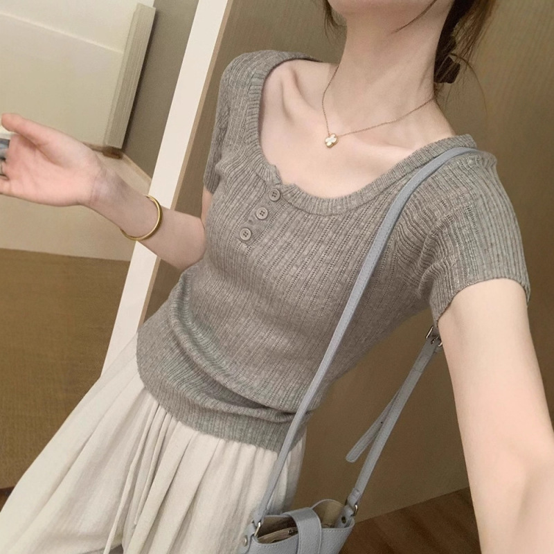 Korean-Style Gray Square-Neck Ribbed Knit Short-Sleeve Women's Summer 2025 New Slim-Fit Button-Up Miu-Style Top Korean-Style Gray Square-Neck Ribbed Knit Short-Sleeve Women's Summer 2025 New Slim-Fit Button-Up Miu-Style Top