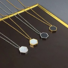 新款 原创设计六边形黑色方块项链 几何元素锁骨链 ins风钛钢项链