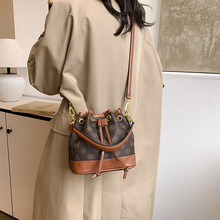 2025�¿�μ�б����߼���Ů���鎧ˮͰ���W�t�r�аٴ�μ�б���