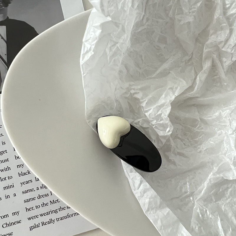 Clip per capelli semplice in bianco e nero con mini piccola a forma di fiocco dolce e carino, con becco d'anatra, accessori per capelli semplici e coordinati_voghion.com