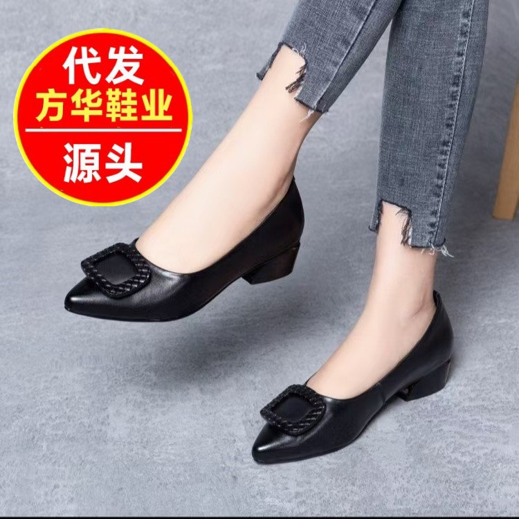 2026 nuevo primavera y verano zapatos de cuero suave zapatos de madres de mediana edad zapatos de suela plana para mujeres con suela suave no cansada zapatos de pies