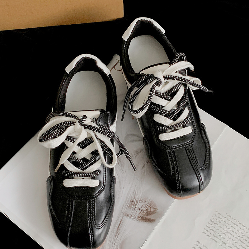 Zapatos blancos pequeños productos de caucho juventud plata 100 correa cruzada 2026 nueva mujer coreana de otoño negro