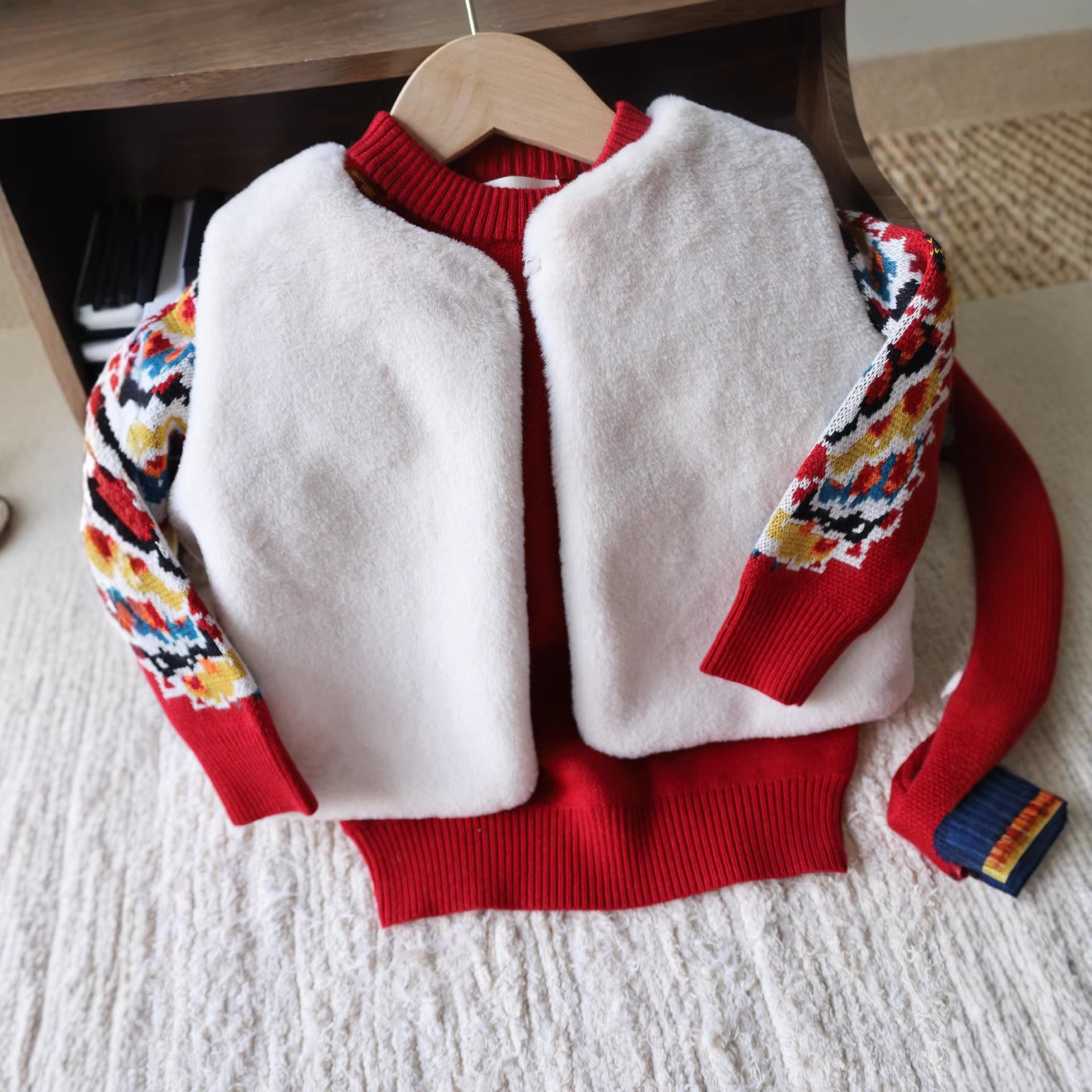 In Stock, New Style for Boys and Girls, New Year's Eve Festive Embroidered Red Sweater, Cute Woolen Sweater, Thick Pullover Top