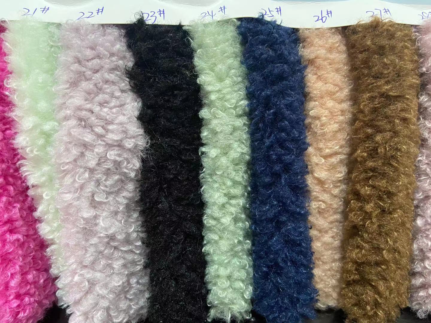En stock fuente de poliéster fragante tela de Cachemira concubina fragante cálido pijama abrigo ropa zapatos y sombreros textiles para el hogar