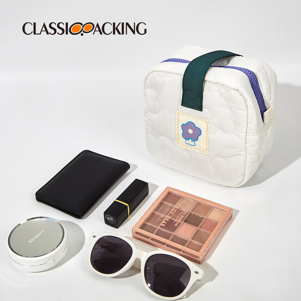 Bolsa de tofu llena de algodón simple moderna Bolsa de cosméticos multifuncional de almacenamiento portátil japonesa Ins con logotipo