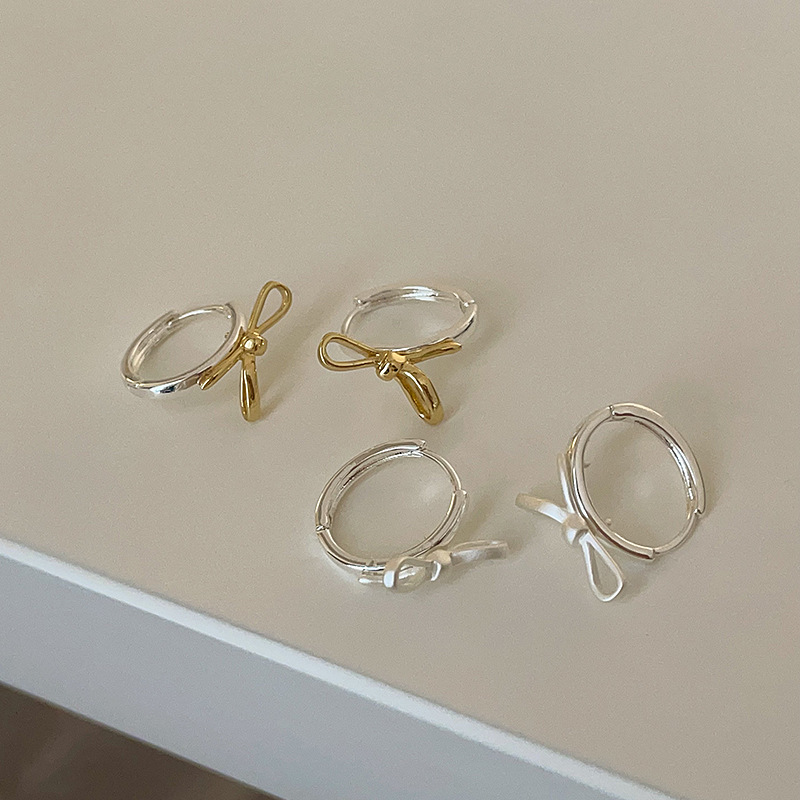 Retro elegant fashionable trend earrings with bow