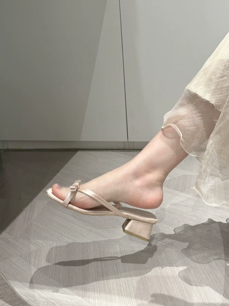 Женские летние сандалии-шлёпанцы из овчины, французский квадратный носок, бант, полусандалии, новый стиль, красивые праздничные сандалии к юбкам