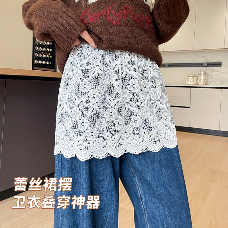 Layered Sweatshirt with Lace Base Skirt for Women, Slimming and Hip-Covering, Paired with a Sweater