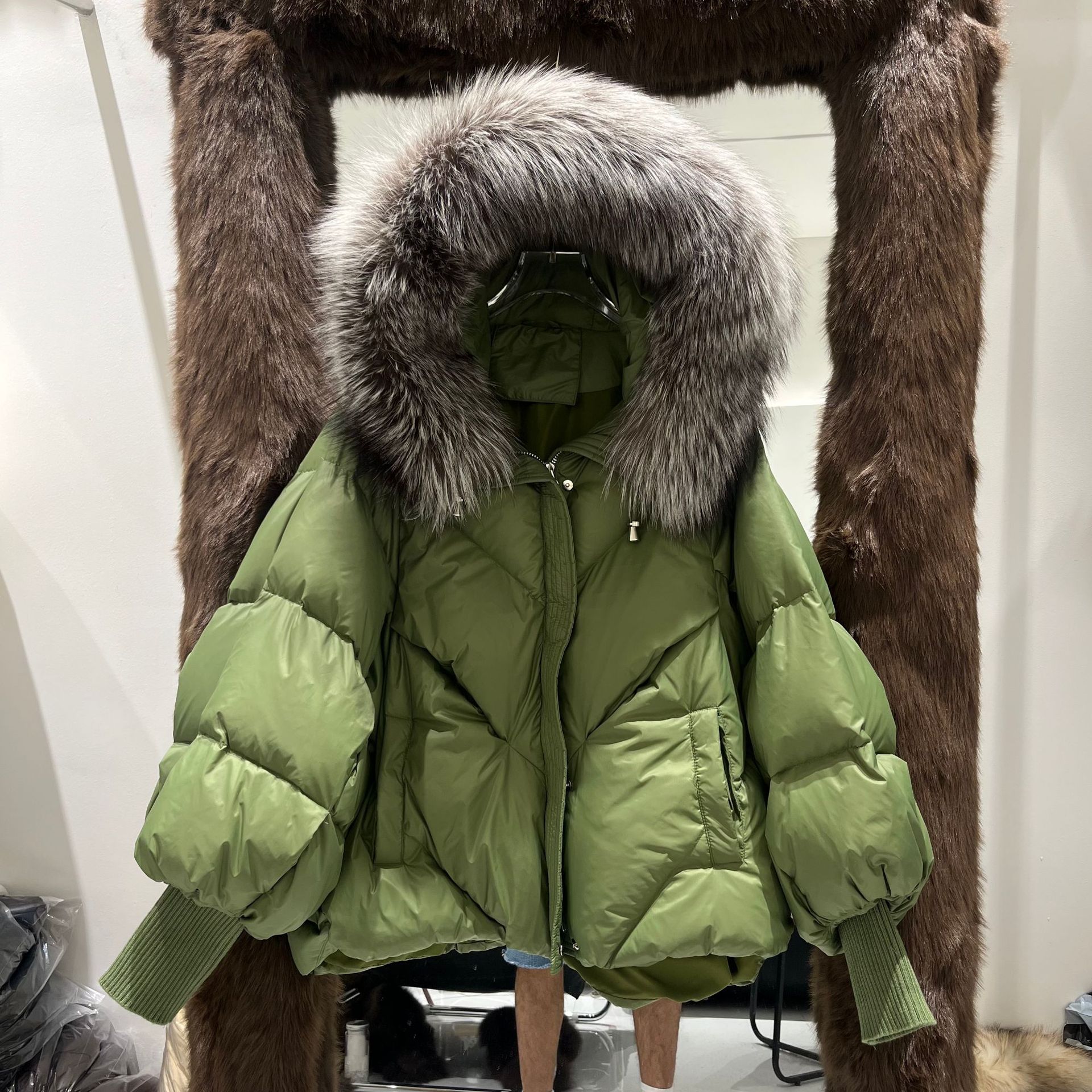 군청색 + 실버 폭스 퍼