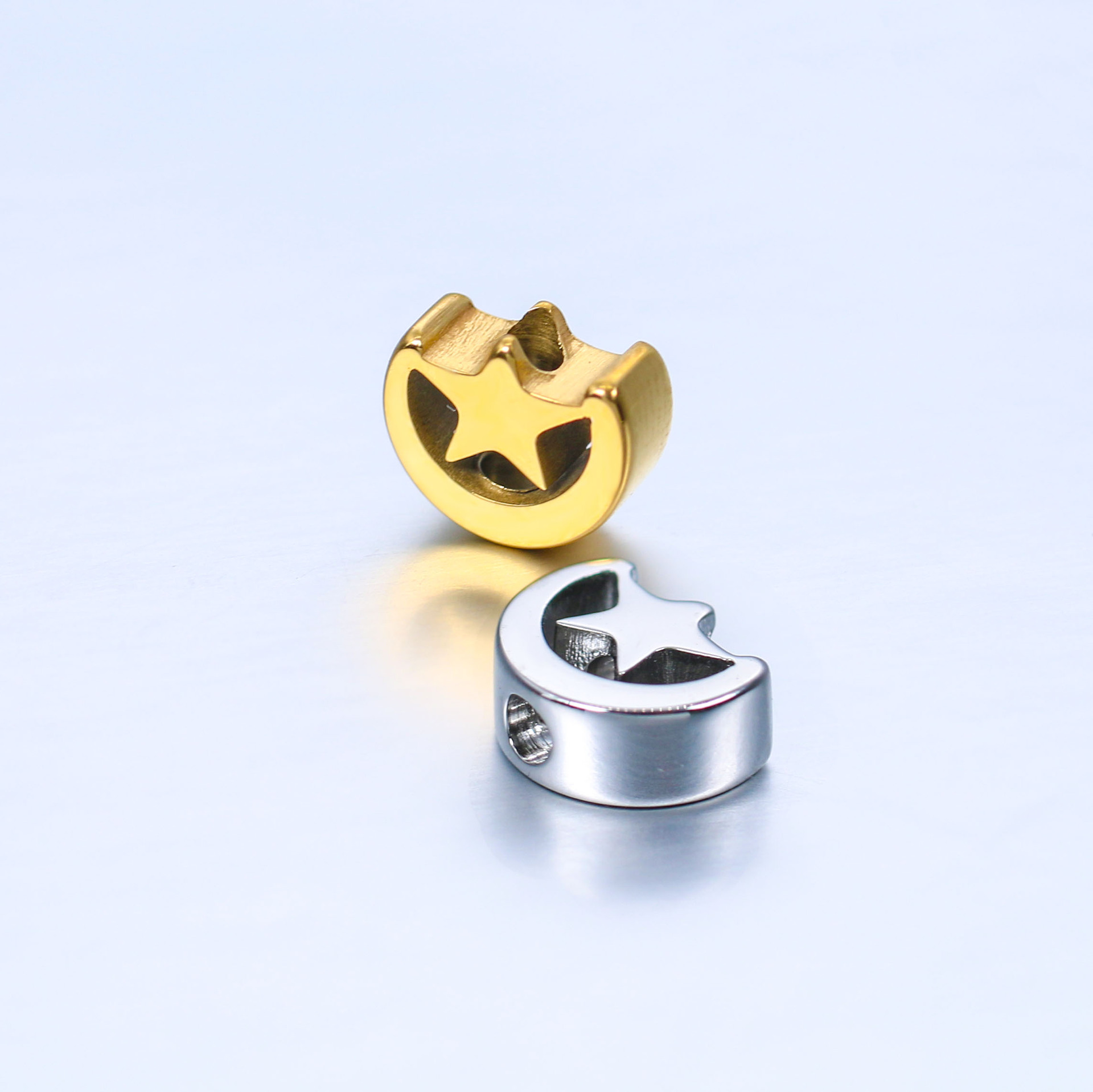 5g Weight Beads Jewelry Making Type 7 * 8mm Jewelry Making Size DIY Jewelry Accessories Classification 5 PCS/Package Quantity 304 Stainless Steel Material Star, Moon Pattern Polished Finish Plating Design Simple Style Style 5 PCS/Package 7 * 8mm 304 Stainless Steel Star Moon Polished DIY Jewelry Accessories Beads 5
