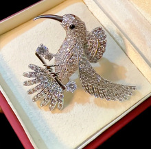 高档精致新款气质翅膀时尚个性胸花小鸟别针设计胸针大衣西装配饰