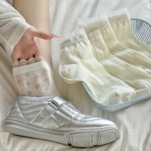 Lolita��ɫ�ٽz��߅�m��Ů�ļ������U�վW��͸��ɐ۹���jk�m