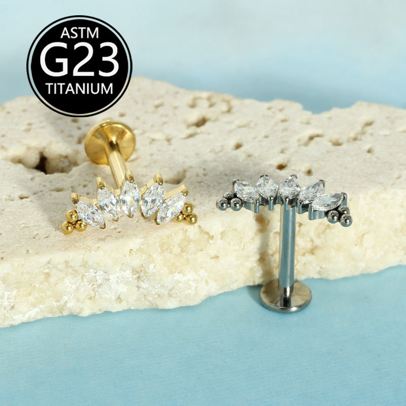16G labret stud size and finish detail