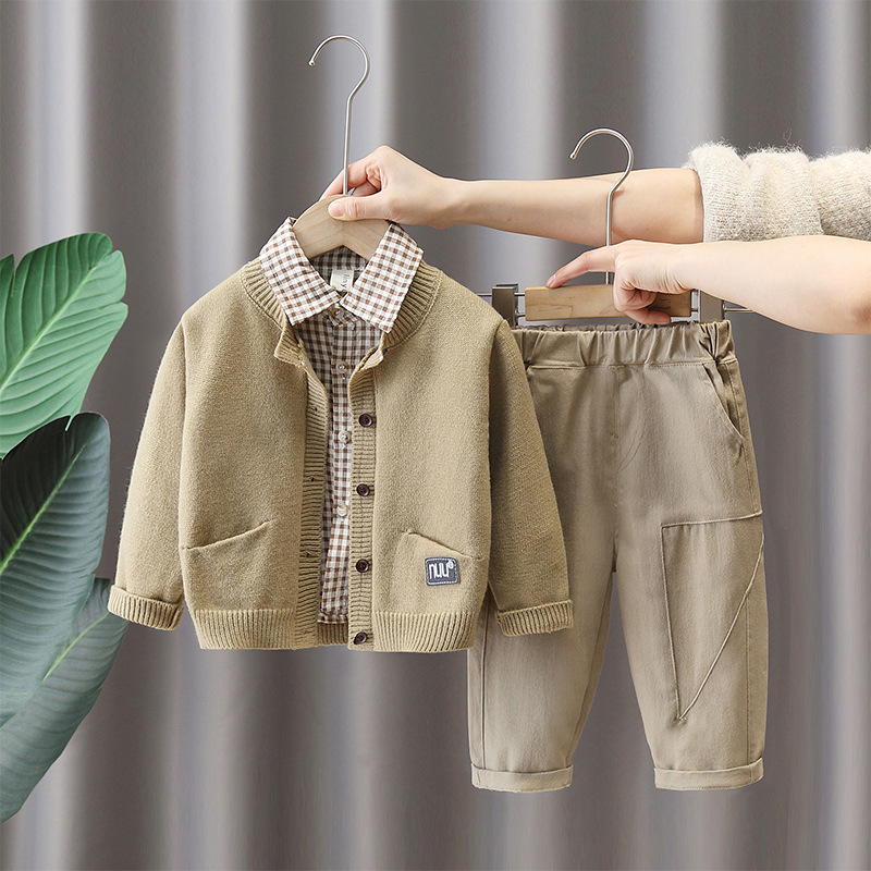 5859 Traje de primavera y otoño para niños 2024 Camisa a cuadros de rebeca para niños de tres piezas Ropa de otoño para niños