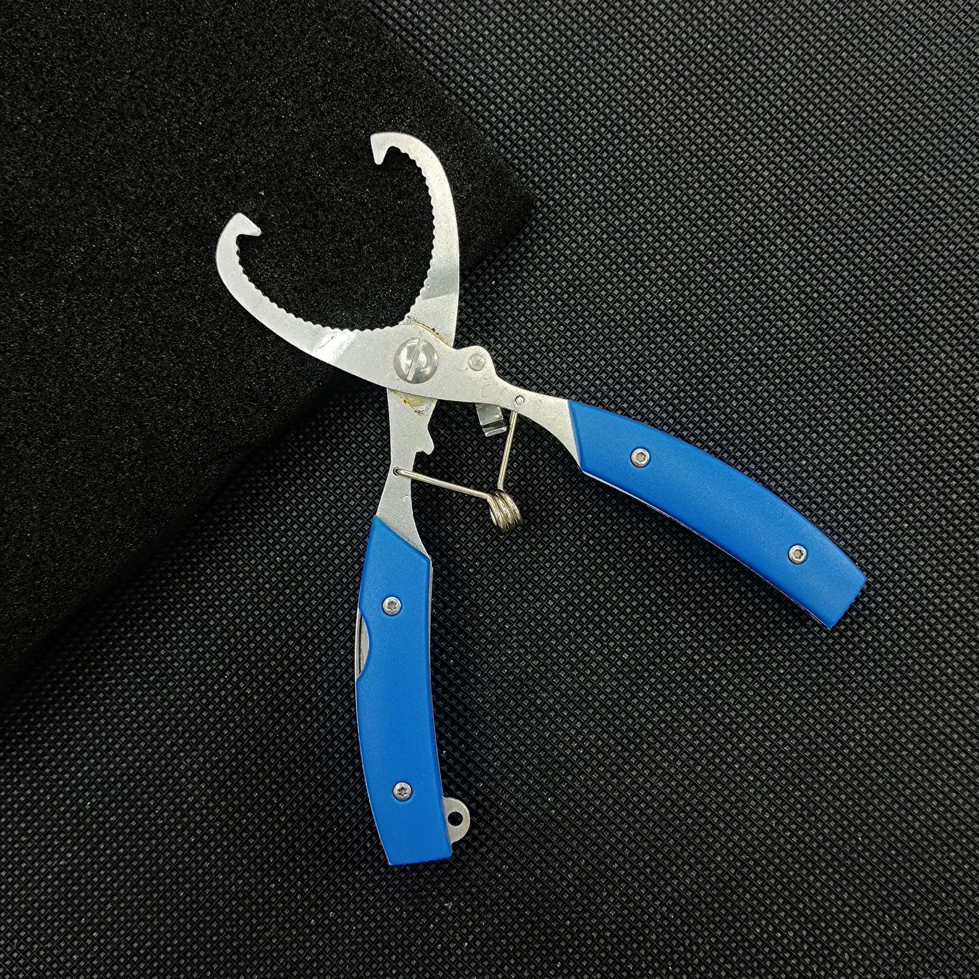 Lure pliers, fishing pliers, fishing line cutter, multifunctional fishing pliers, fish control and hook removal pliers