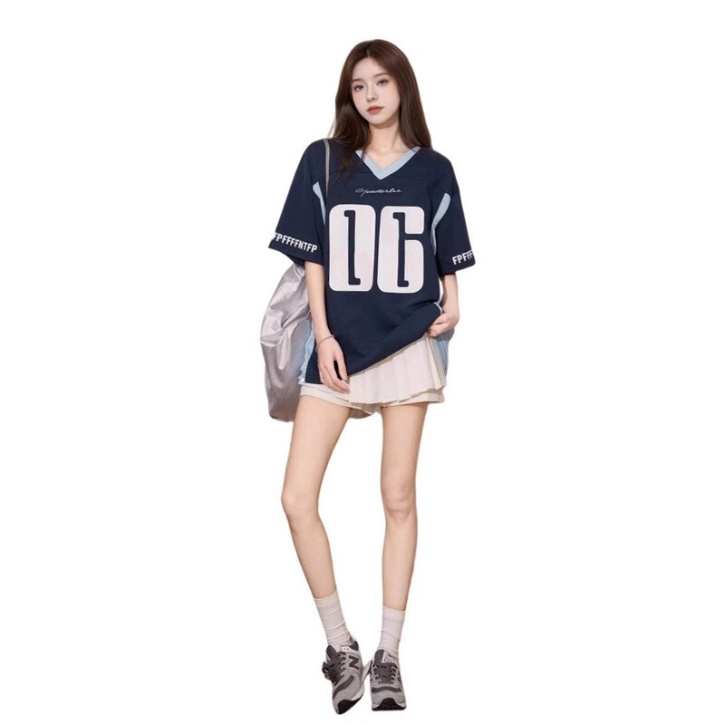 American-style spicy girl navy blue V-neck short-sleeve T-shirt for women, summer loose-fitting sports jersey top American-style spicy girl navy blue V-neck short-sleeve T-shirt for women, summer loose-fitting sports jersey top