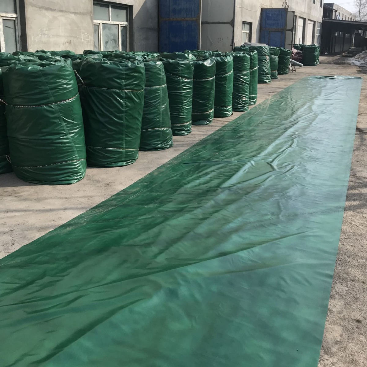 防雨抗晒三防布有机硅篷布乌鲁木齐现货供应聚乙烯防水阻燃篷布