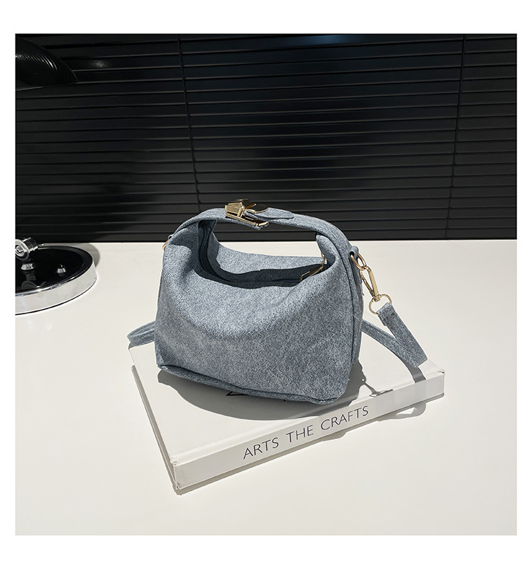 Nueva bolsa de hombro coreana universal 2024 otoño invierno bolso de mano de estilo extranjero diseño de nicho de moda de alto nivel
