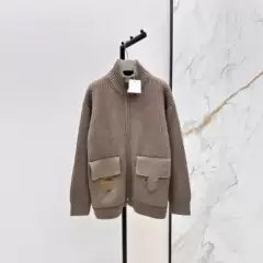 Shenzhen Nanyou 25 Fall Winter French Style Elegant Faux Leather Panel Letter Logo Patch Dual Pocket Zip Stand Collar Knit Cardigan Jacket