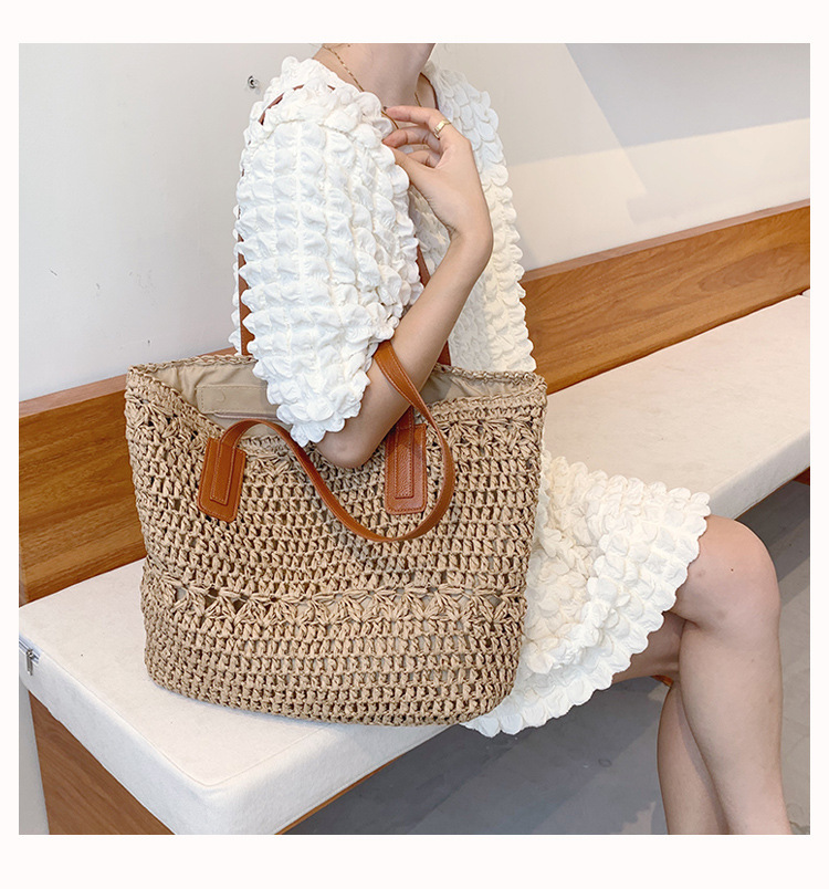 2022 New Fashion Large Capacity Straw Underarm Totes Bag display picture 2