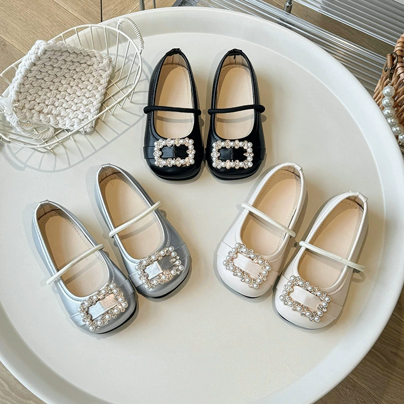 Маленькие кожаные туфли для девочек 2024 весной новый детский темперамент