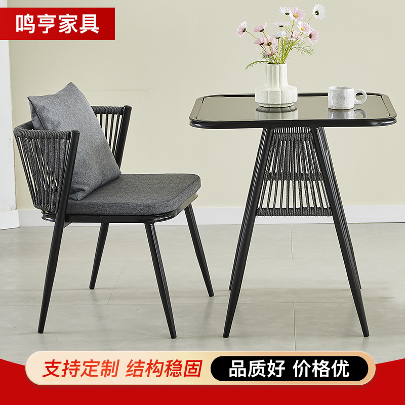 Moderno simple balcón al aire libre mesa y silla de caña combinación patio ocio de tres piezas jardín set de mesa y silla de té