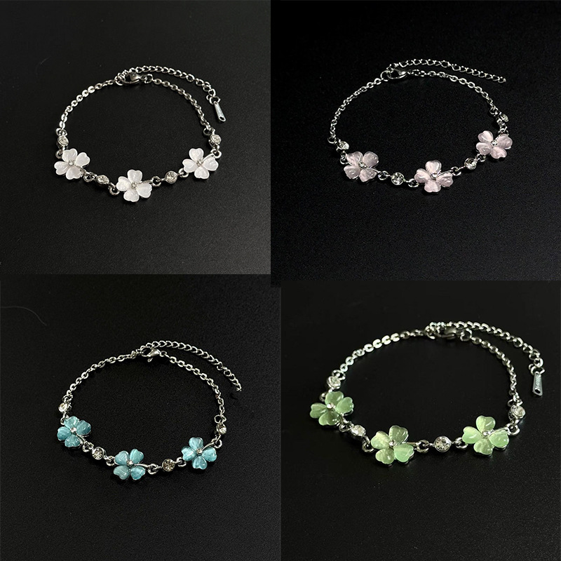 New Lucky Four-Leaf Clover Bracelet, High-End Simple Ins Style Gift for Best Friends, Electroplated Long Bracelet with Imitation Cat's Eye Stone New Lucky Four-Leaf Clover Bracelet, High-End Simple Ins Style Gift for Best Friends, Electroplated Long Bracelet with Imitation Cat's Eye Stone