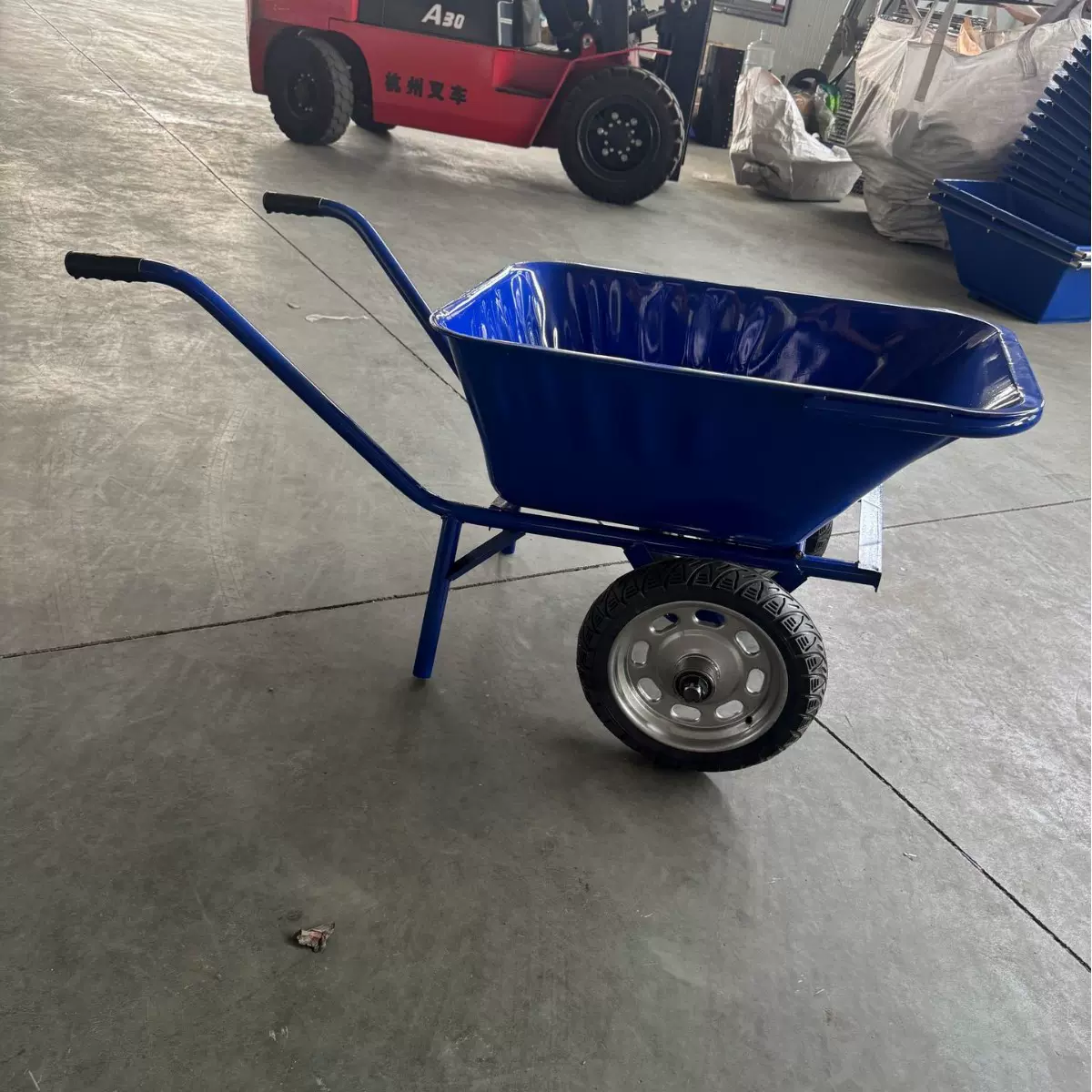 家用农用手推车 多功能加厚铁斗车工地建筑尖斗车独轮车手推翻斗