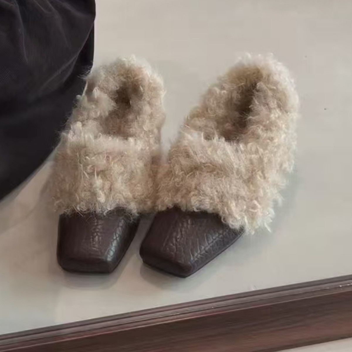 牛皮版~复古方头内增高毛毛鞋女冬季加绒平底单鞋2025新款小皮鞋