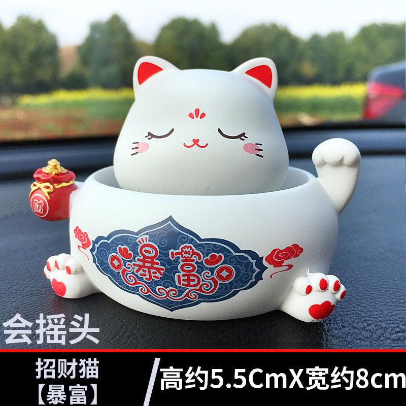 招財首猫の個性が可愛い車のスプリングを飾って自動車の装飾創意ネットの赤い車の中の装飾品を飾っています。|undefined