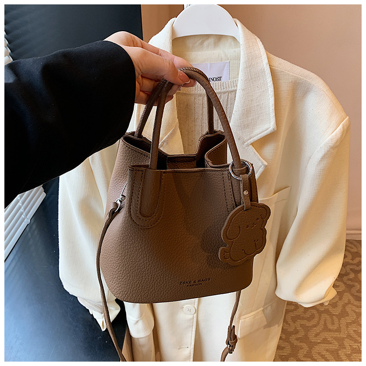 2025 Simple and casual hand-held small bag, new trendy and fashionable commuter crossbody bag, summer vegetable basket bucket bag undefined