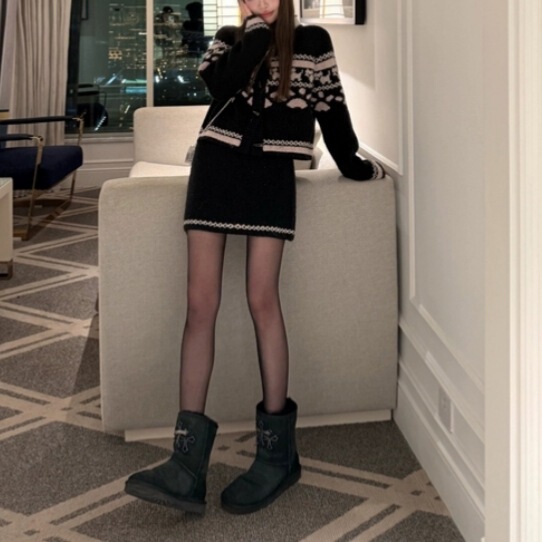 DEEMO STUDIO1 Gift Blind Box Holiday Sense Fairisland Puppy Sweater suit Winter Knit Two-piece Set