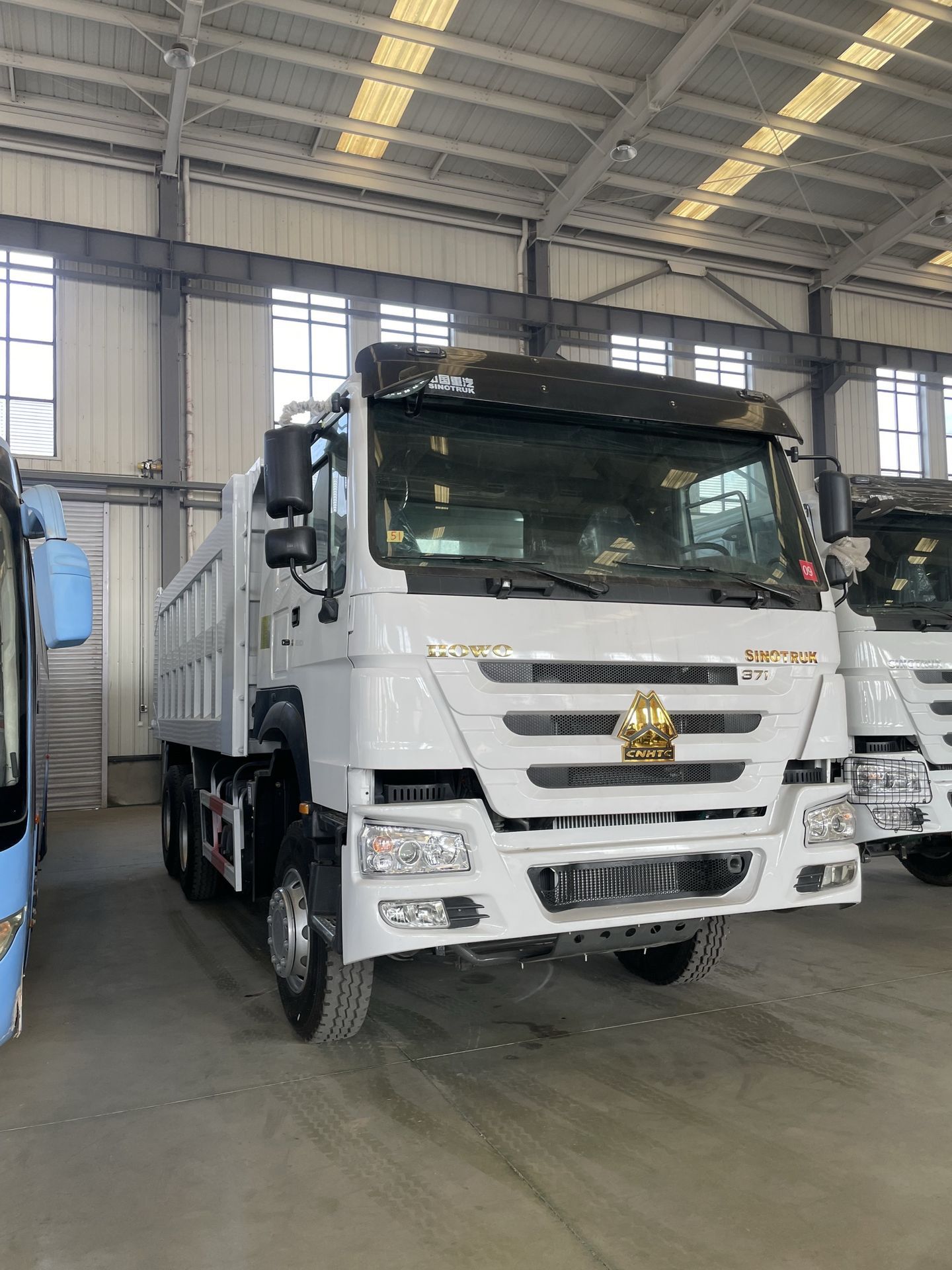 Factory Exports Howo 371-Horsepower 6X4 Dump Truck, National Emission Standard, Eight-Wheel Dump Truck for Soil Transport, Direct Supply from the Manufacturer