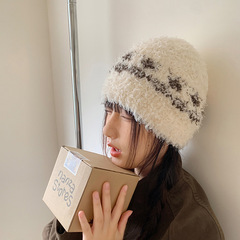 批发韩国2025年新款ins简约花纹毛绒针织帽女百搭小众设计包头帽