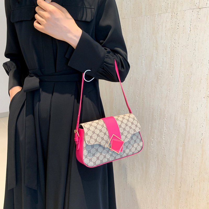 2024 nuevo bolso de axila de un solo hombro de estilo occidental de moda simple bolso cuadrado pequeño de viaje hermoso bolso de mensajero casual mujer