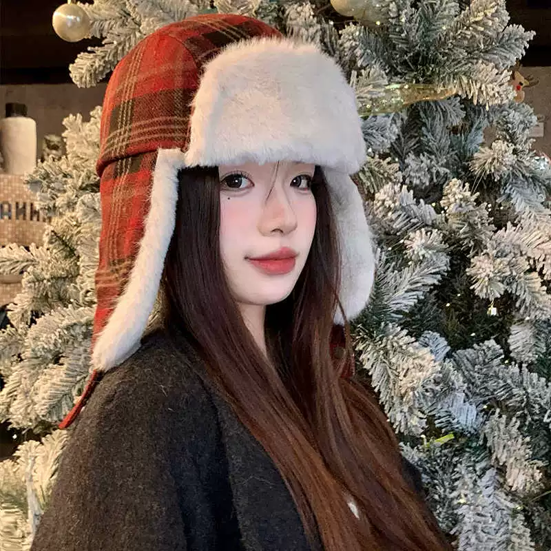 Retro red colored fleece travel keep warm hat