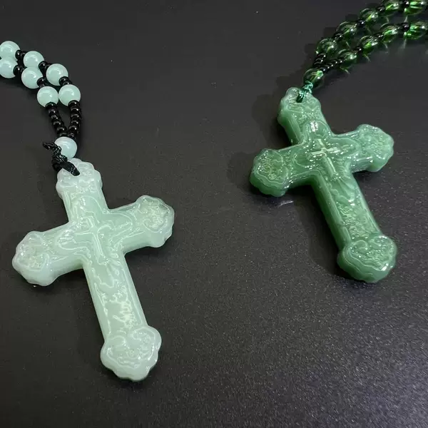Imitation Emerald Cross Necklace Imitation Malay Jade Cross Pendant Single Pendant Men's and Women's Jasper Live Welfare Gift