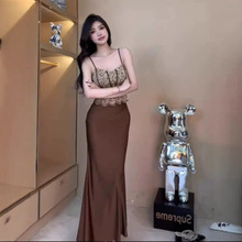 性感露肩蕾丝边吊带连衣裙女夏季新款修身显瘦高级感包臀裙长裙