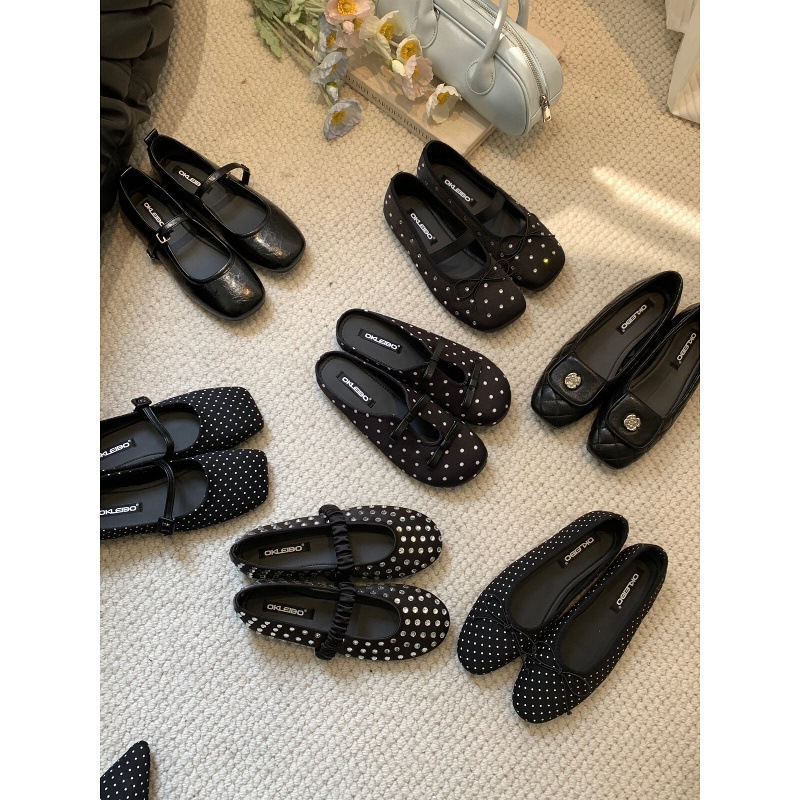 Stylish Mary Jane shoes for women, 2026 spring collection, classic black, with rhinestone embellishments, square toe, shallow vamp, and low heel, ballet flats