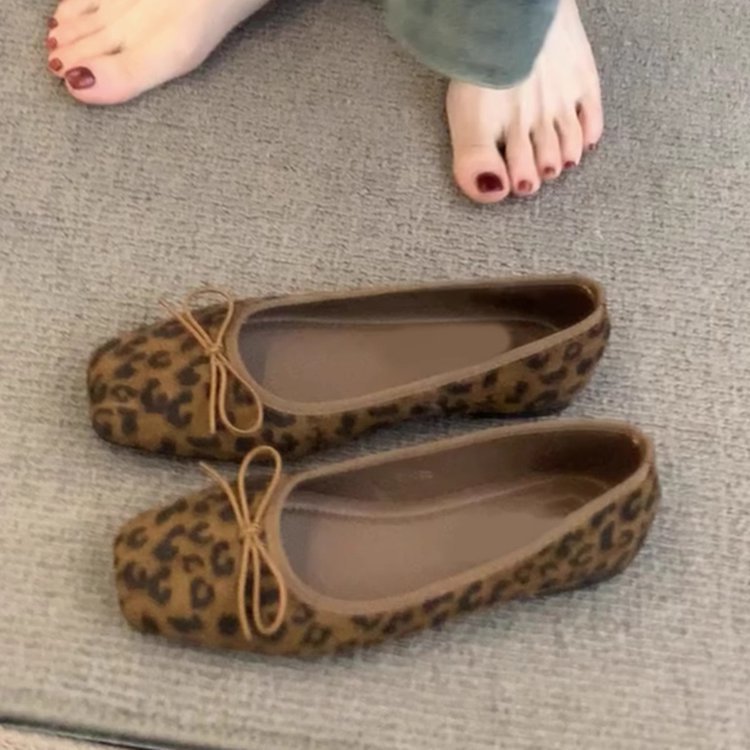 Cabeza cuadrada coreana de leopardo zapatos individuales para mujeres 2026 el otoño de la explosión de lazos franceses con falda de ballet zapatos de noche