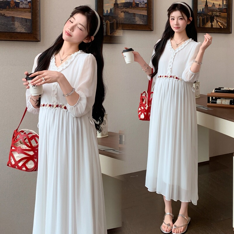 White seaside resort-style maternity dress for women, summer high-end elegant long skirt, beach dress, super fairy tulle dress