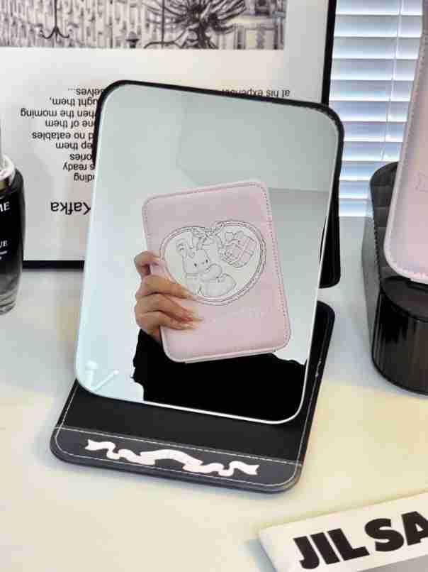 Original espejo de maquillaje de conejo espejo plegable Escritorio de escritorio portátil simple HD dormitorio princesa vestidor