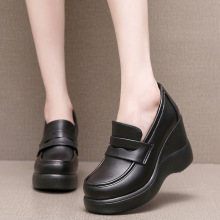 高坡跟软底厚底乐福鞋女坡跟英伦风一脚蹬皮鞋妈妈小皮鞋深口单鞋