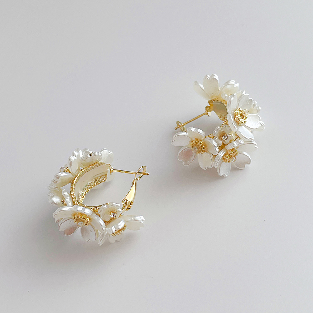 Sweet Flower Shell Copper Inlay Zircon Earrings 1 Pair