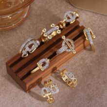 �¿���y�pɫ����С���R����_�ڽ�ָŮ�߼��OӋ����ʯ�W���羳